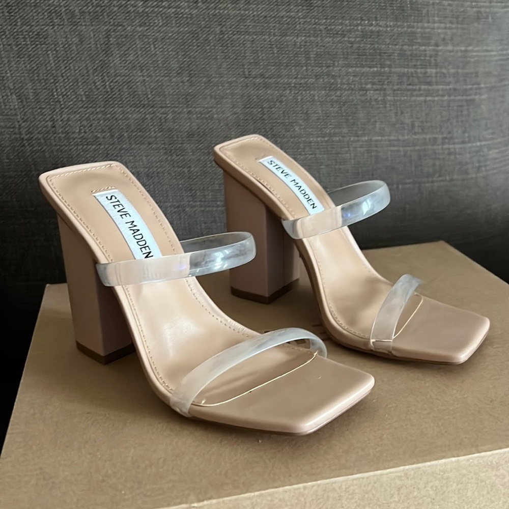 Never worn size 5 Steve Madden heels. Clear and tan.